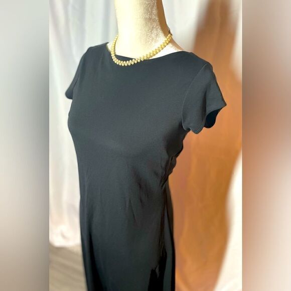 Little Black Dress Peek-a-Boo Opening in Back Short Sleeve Size Small EPC - Picture 1 of 11